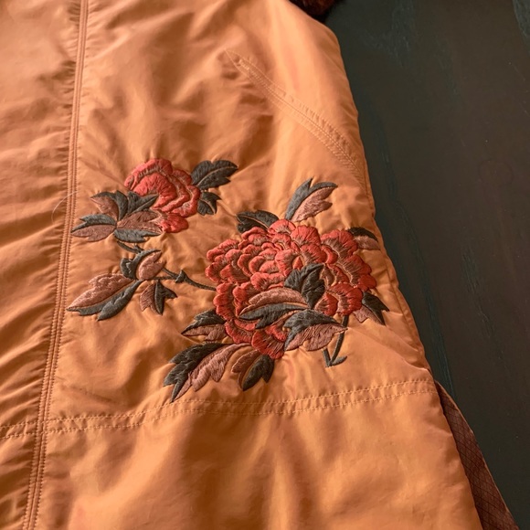 French quilted tunic. Super cute and elegant. - Picture 7 of 8